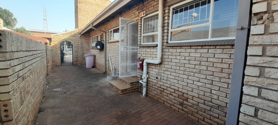 To Let  Bedroom Property for Rent in Wilkoppies North West